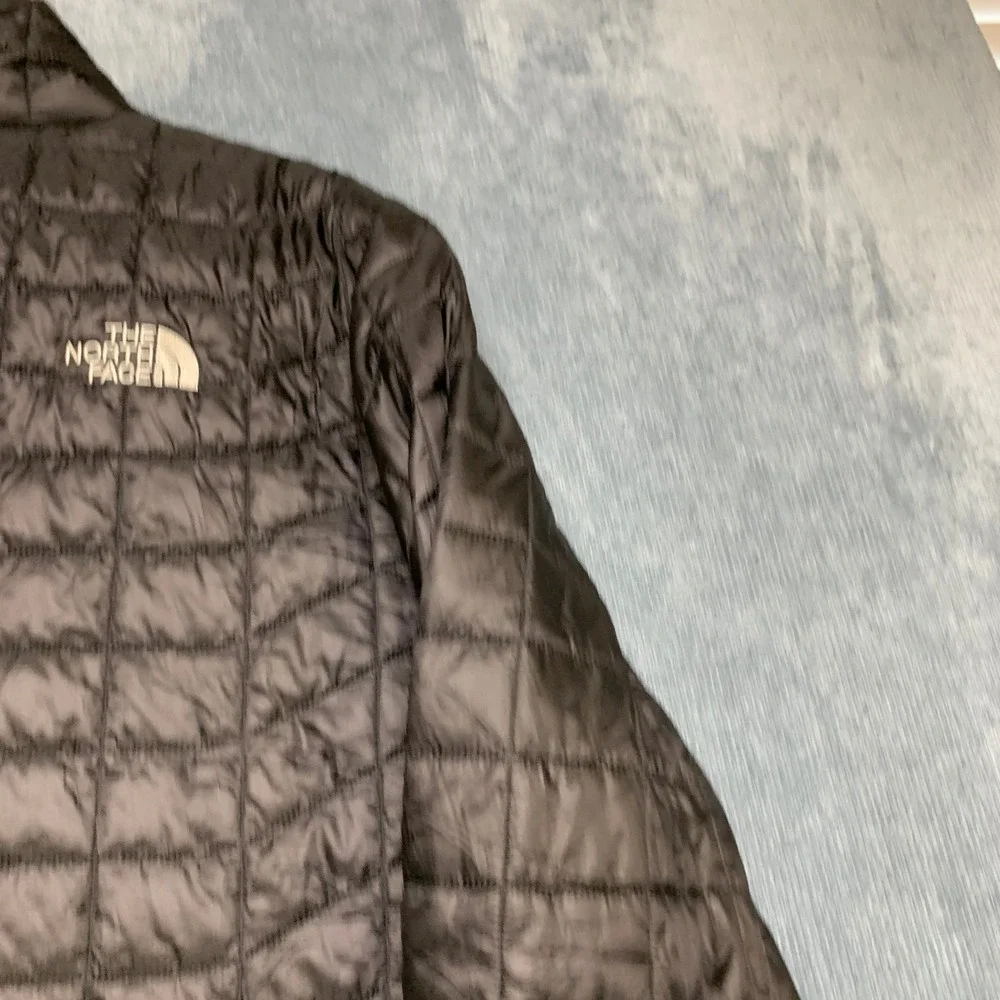 The North Face ThermoBall Eco Jacket Mens Black Insulated Lightweight Full Zip